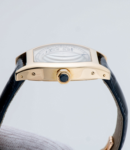 Tortue Monopoussoir in Yellow Gold