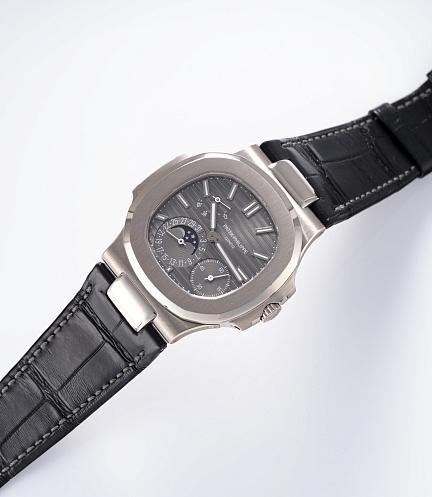 Nautilus Moonphase with 2 Years Service Warranty