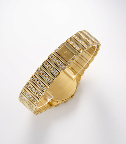 Polo with Onyx Dial in Yellow Gold and Diamonds with Service Warranty