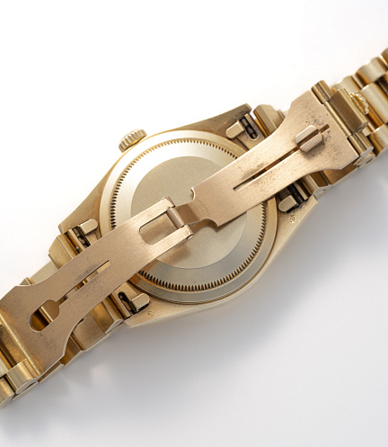 Day-Date born with Onyx Dial mentioned in Papers