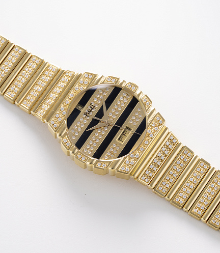 Polo with Onyx Dial in Yellow Gold and Diamonds with Service Warranty