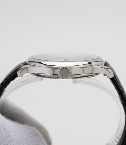Octa Reserve de Marche in 40mm Platinum Case