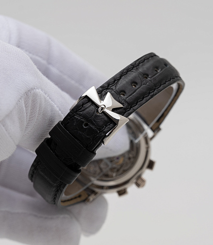 Historique Skeleton Chronograph in Platinum