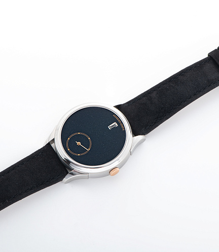 Jumping Hour with Black Jade Stone Dial "L'art des Heures Sautantes"