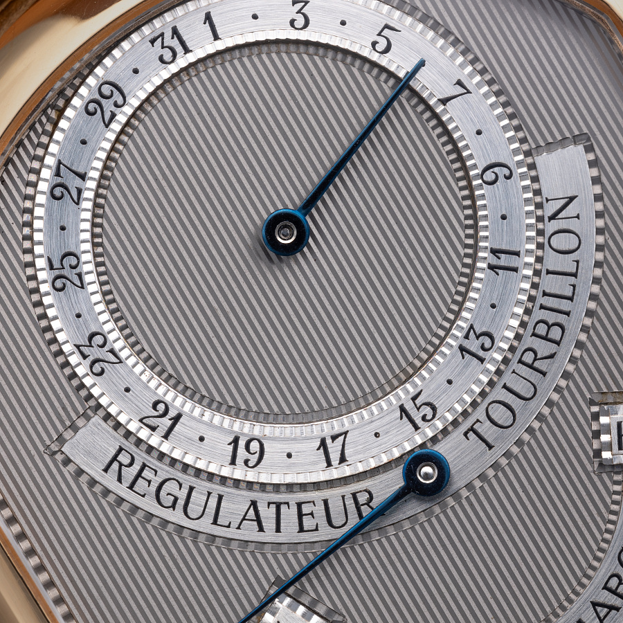 Regulateur Tourbillon in Yellow Gold