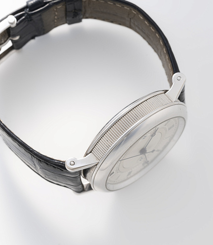 Classic Alarm in White Gold