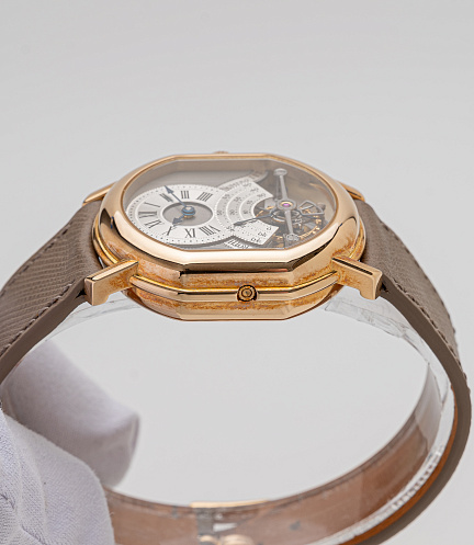 Regulateur Tourbillon in Yellow Gold