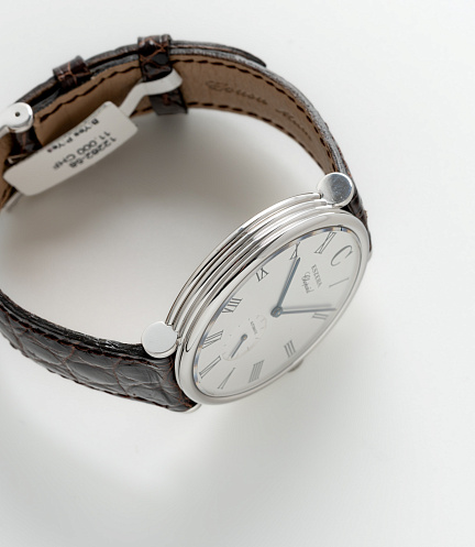 Eszeha in White Gold