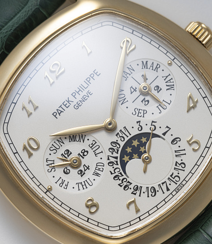 Perpetual Calendar in Yellow Gold