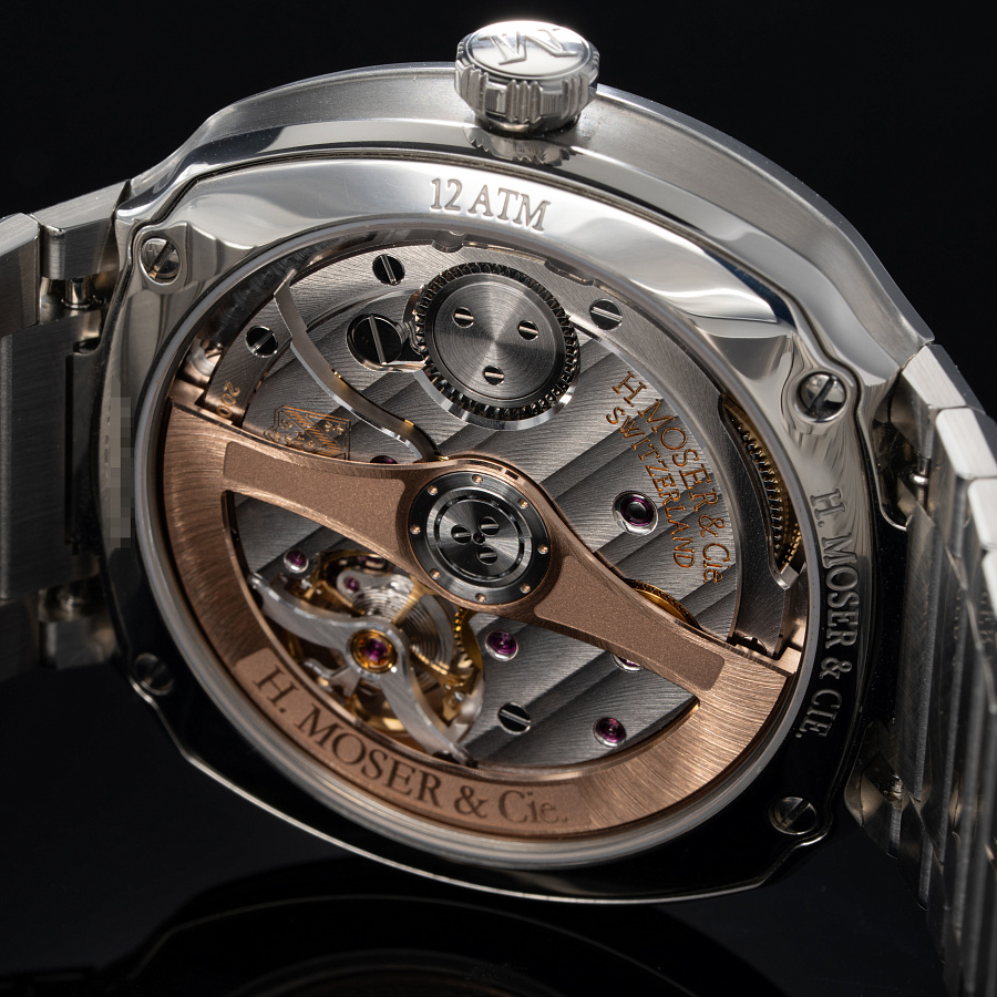 Streamliner Centre Seconds Smoked Salmon Dial