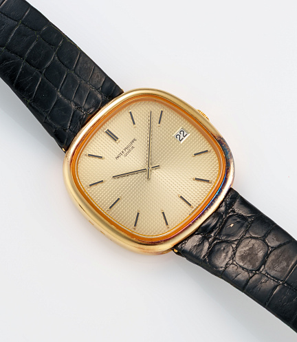 Golden Ellipse with "Clous-de-paris" in Yellow Gold 