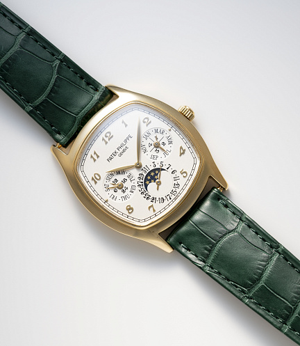 Perpetual Calendar in Yellow Gold