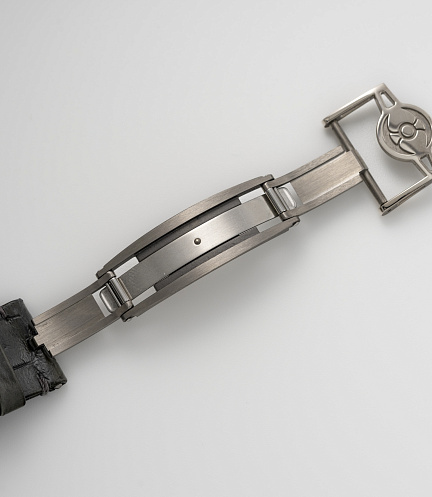 Legacy Machine Sequential Flyback in Platinum by Stephen McDonnell