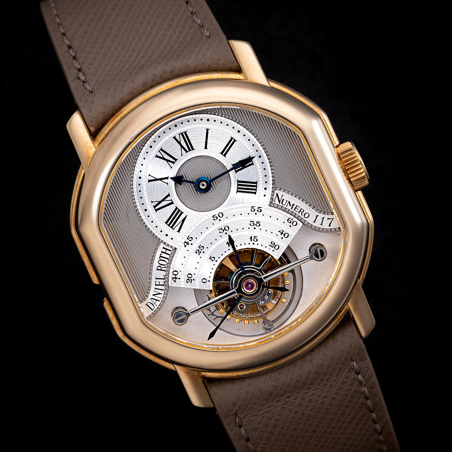 Regulateur Tourbillon in Yellow Gold
