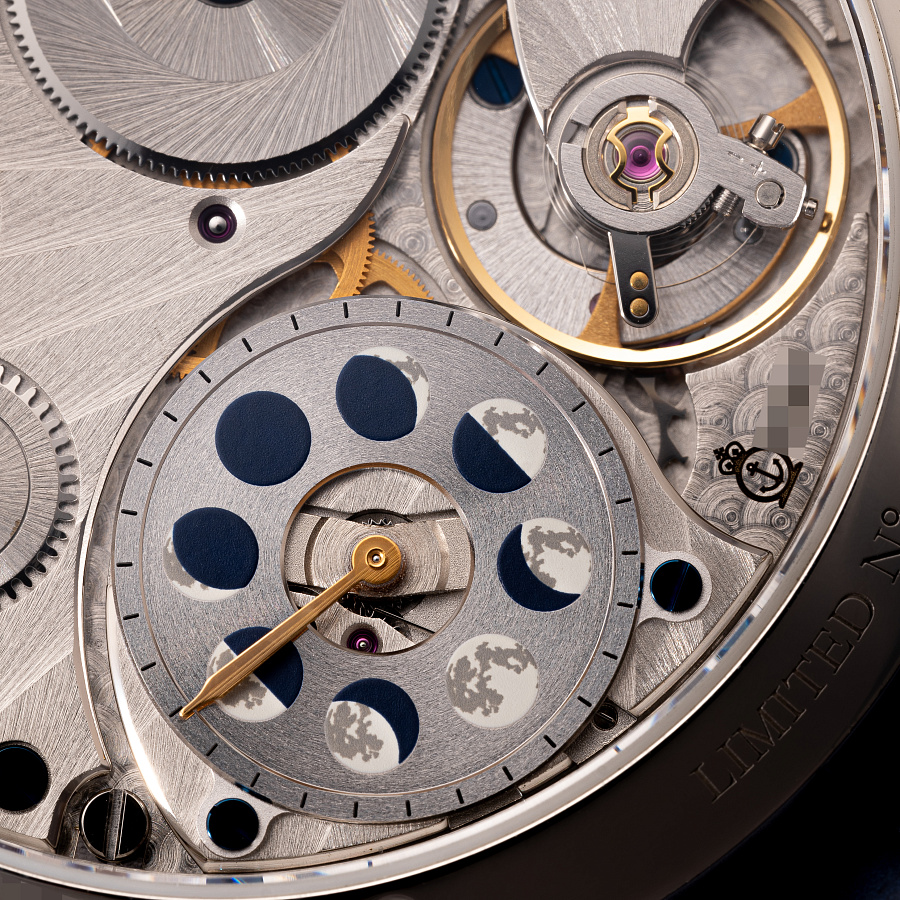 Perpetual Moon in Platinum with Salmon Dial