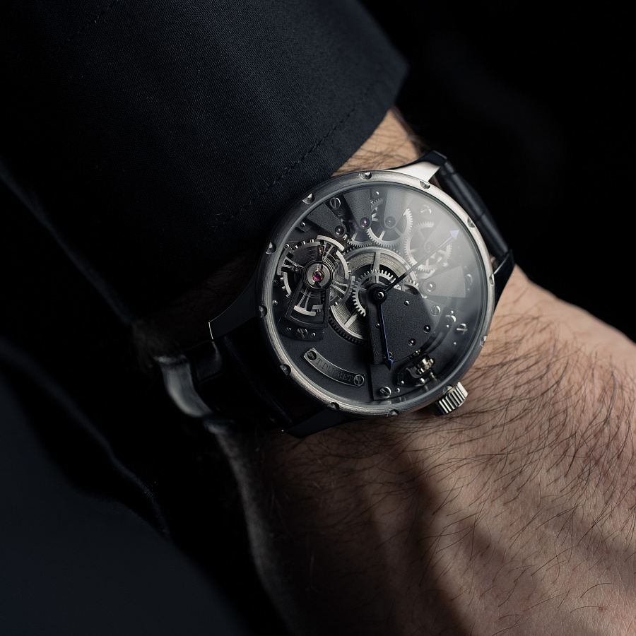 Piece Unique No. 002