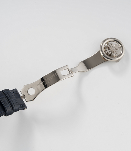 World Time Chronograph in White Gold