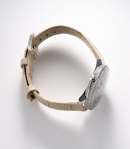 Complication in White Gold