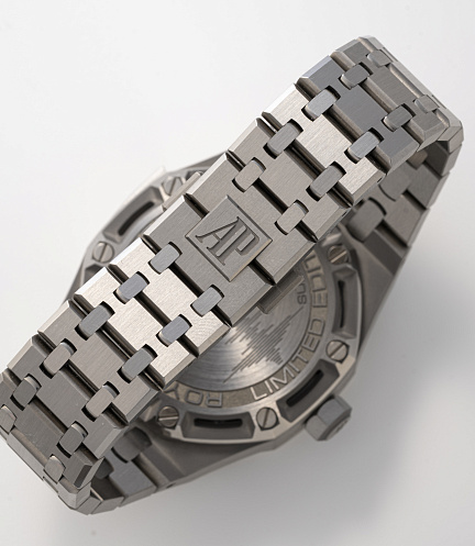 Royal Oak Minute Repeater Limited to 5 Pieces