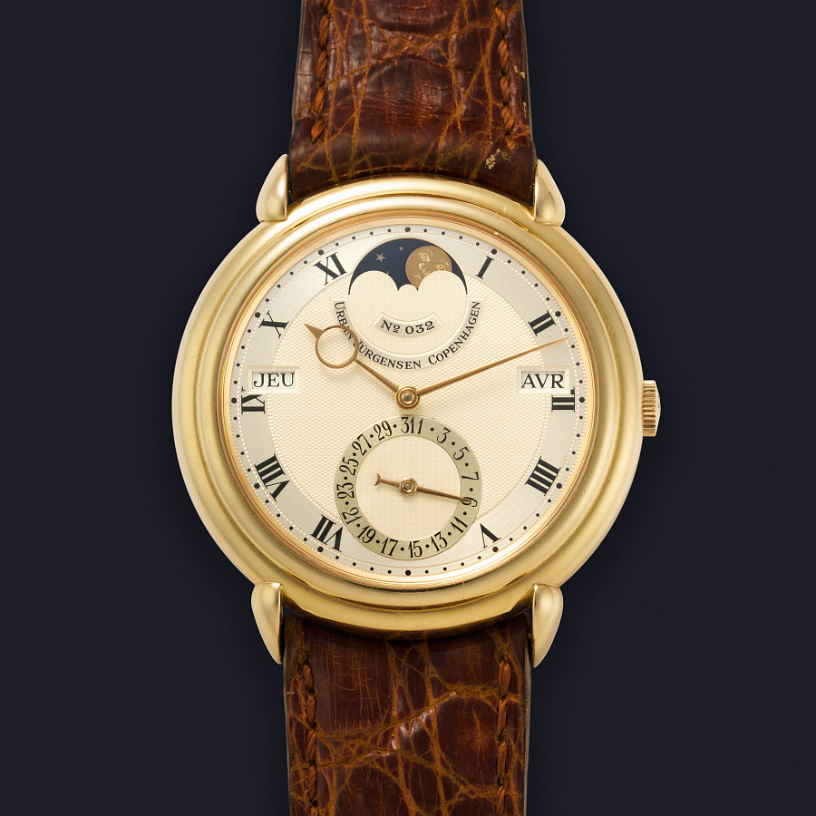 Reference 2 in Rose Gold with a Smiling Moon Phase/Face