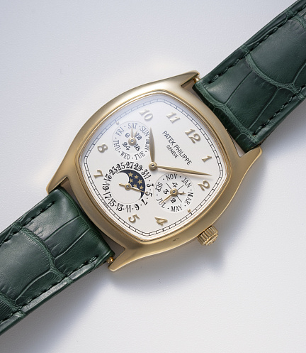 Perpetual Calendar in Yellow Gold
