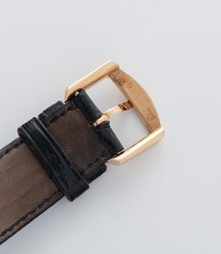 Regulateur Tourbillon in Yellow Gold with Clous de Paris