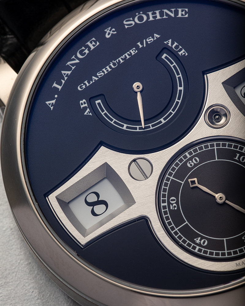 Zeitwerk in White Gold