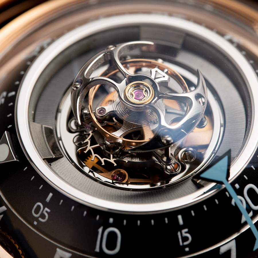 Horological Machinie 7 Aquapod Flying Tourbillon