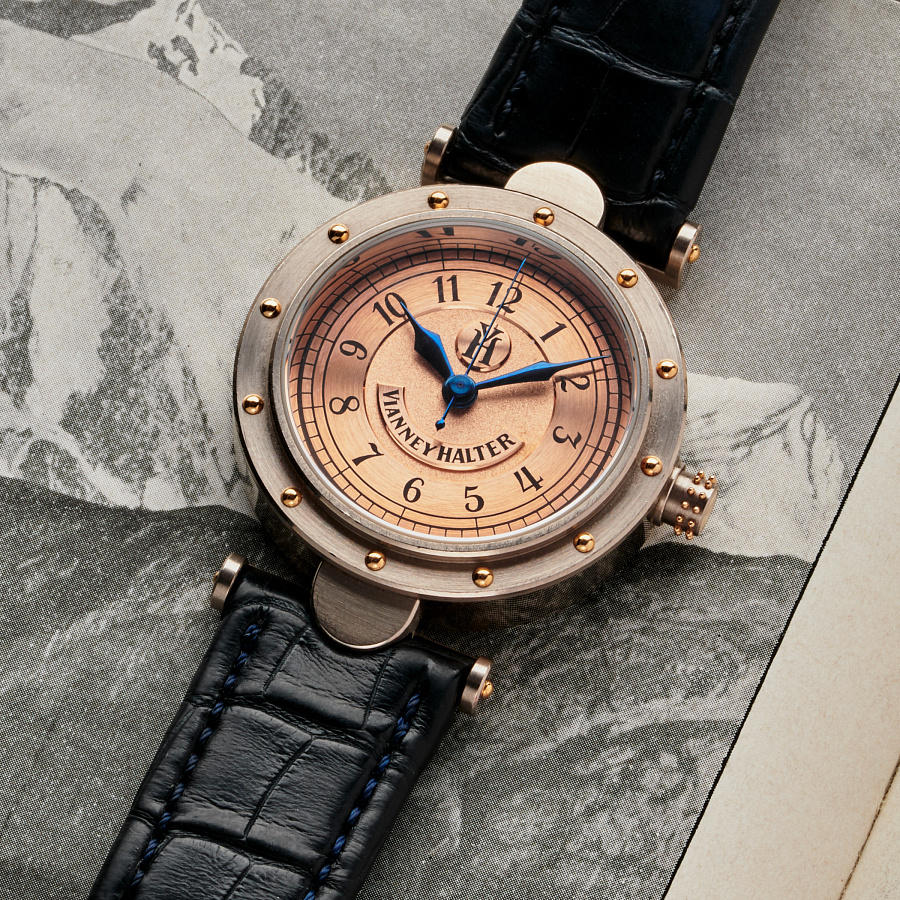 Classic in White Gold with Salmon Dial