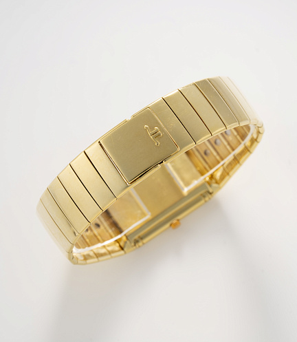 Reverso in Yellow Gold on a Bracelet