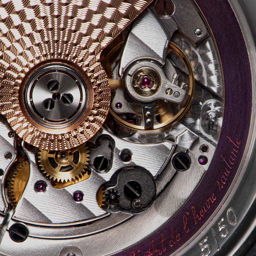 Jumping Hour with Black Jade Stone Dial "L'art des Heures Sautantes"