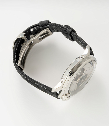 DC1 in Stainless Steel with Brushed Silver-Coloured Platinum Dial