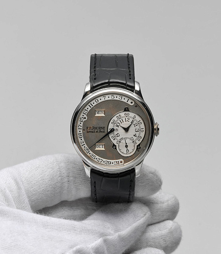 Octa Calendrier in 38mm Platinum Case with Brass Movement