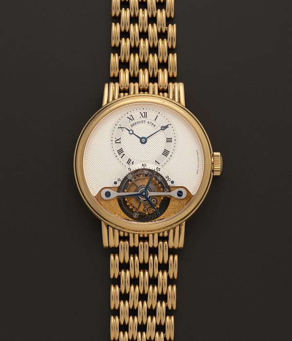 Classique Tourbillon in Yellow Gold on a Bracelet