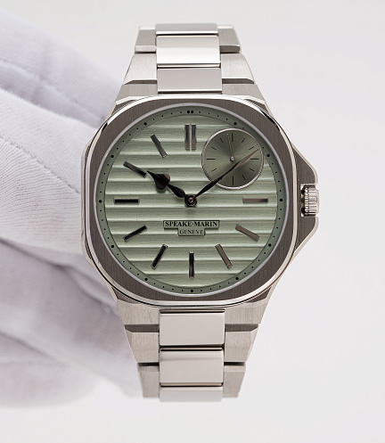 Ripples with Metallic Green Dial