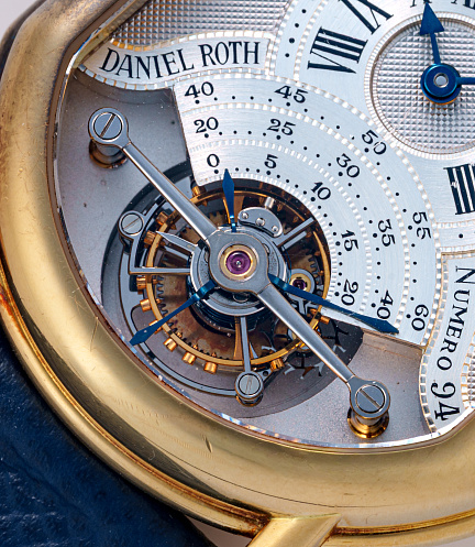 Regulateur Tourbillon in Yellow Gold with Clous de Paris "Ripe Banana"