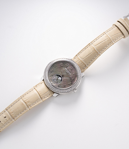 Complication in White Gold