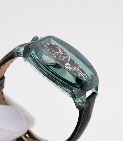 Curvy Purity Tourbillon Emerald "Piece Unique"