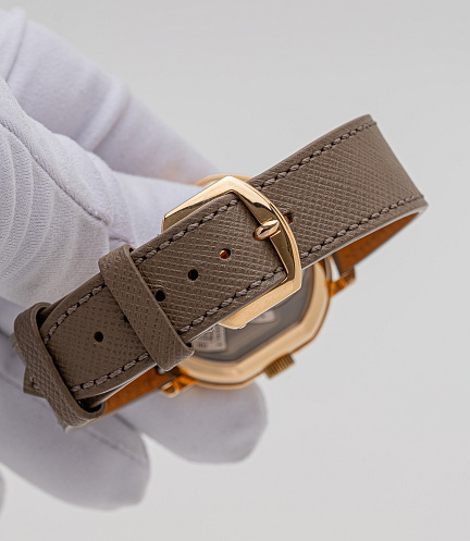 Regulateur Tourbillon in Yellow Gold