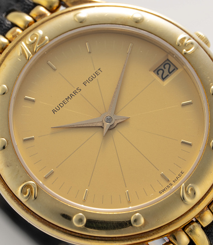 Meridian in Yellow Gold
