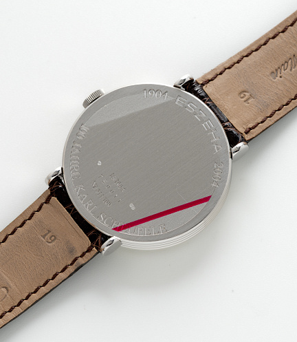 Eszeha in White Gold