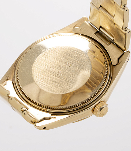 Oyster Perpetual Date with Special Dial in Yellow Gold 