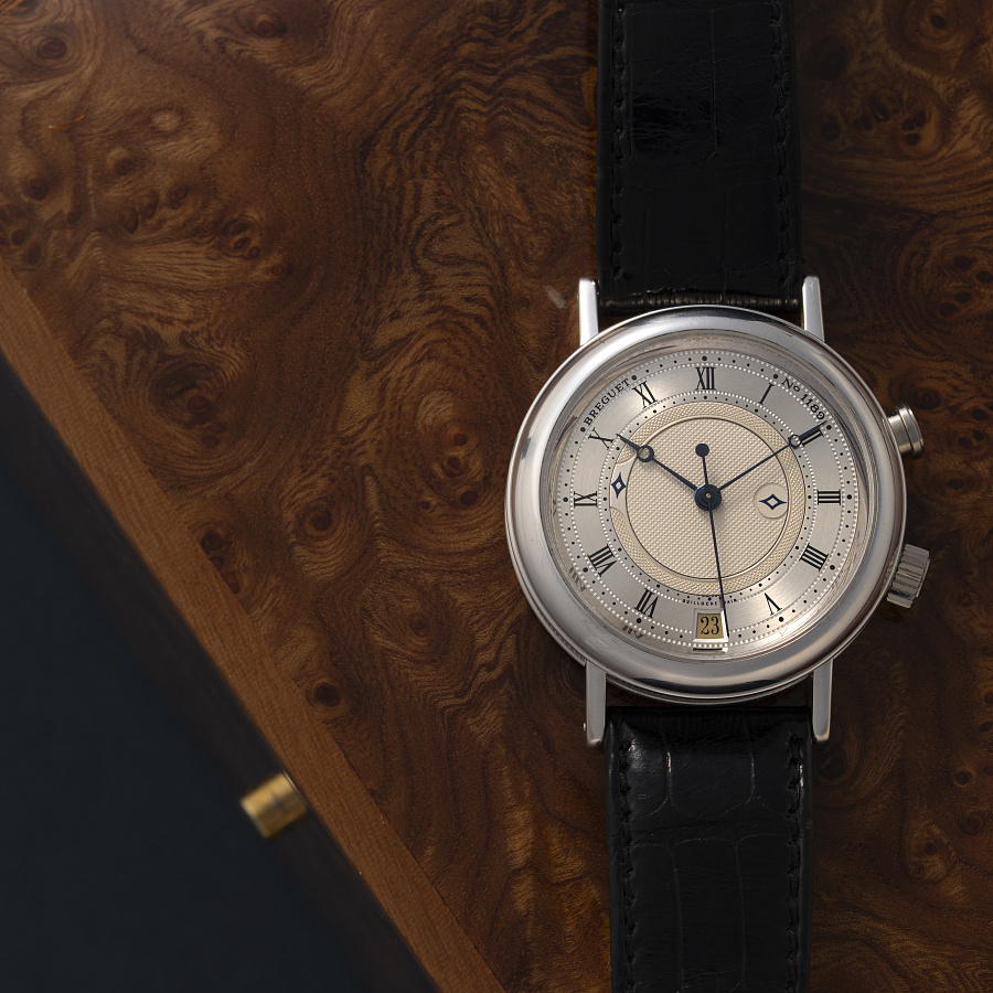 Classic Alarm in White Gold