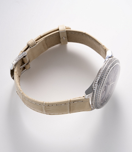 Complication in White Gold