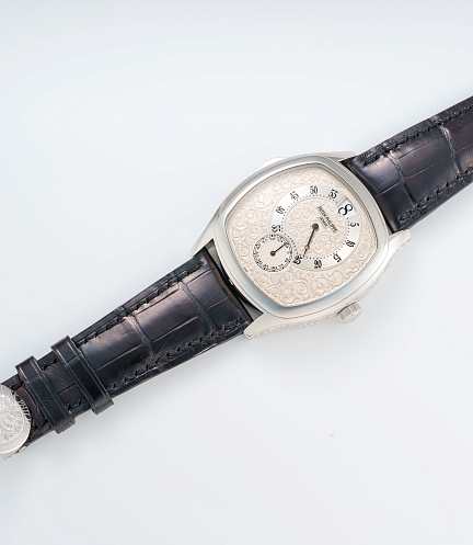 175th Anniversary Chiming Jump Hour in Platinum