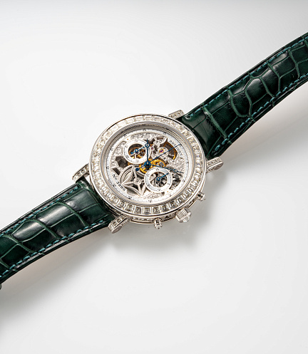 Classique Chronograph in White Gold