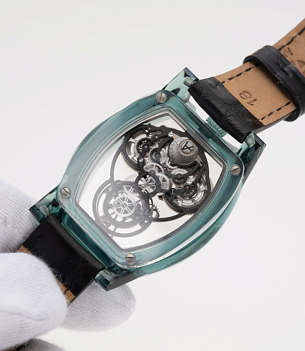 Curvy Purity Tourbillon Emerald "Piece Unique"