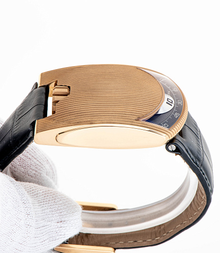 UR-103 in Rose Gold limited to 25 pieces
