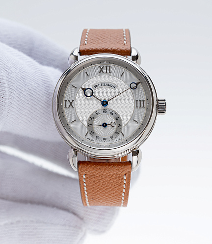 Vingt-8 in White Gold with White DIal