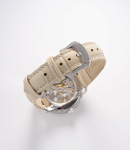 Complication in White Gold